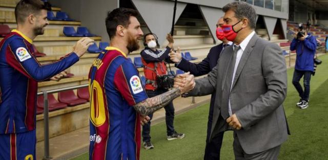 足球-无奈没钱留梅西是真，但拉波尔塔也做出了选择